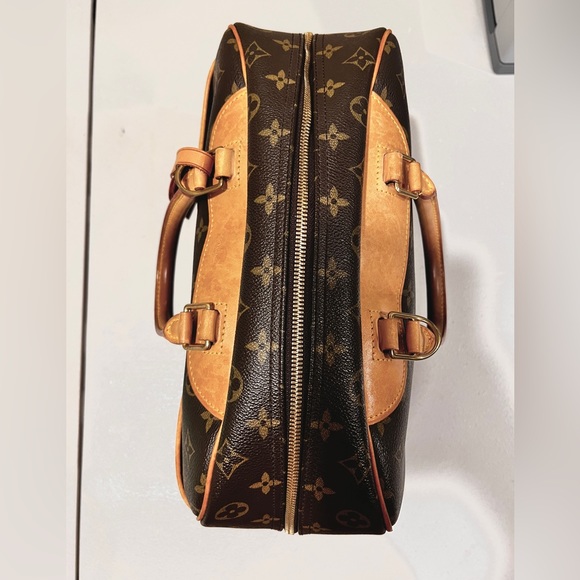 Louis Vuitton Classic Monogram Bag - Picture 8 of 12